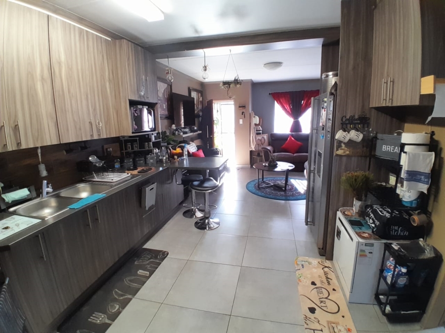 To Let 2 Bedroom Property for Rent in Kathu Northern Cape